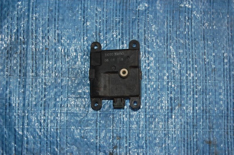 Моторчик заслонки печки TEANA J31 03-07