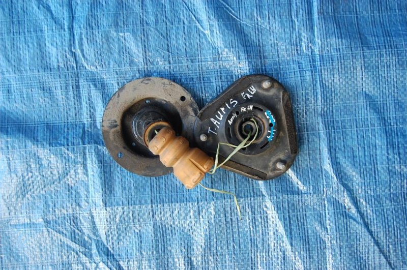 Запчасть опора амортизатора TOYOTA AURIS 06-12 Б/У Опора амортизатора TOYOTA AURIS 06-12 Б/У