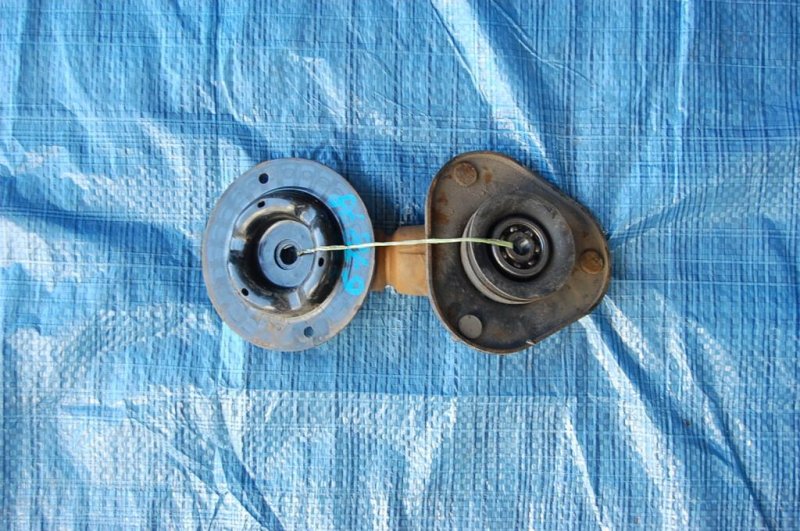 Опора амортизатора AURIS 06-12 Опора амортизатора AURIS 06-12