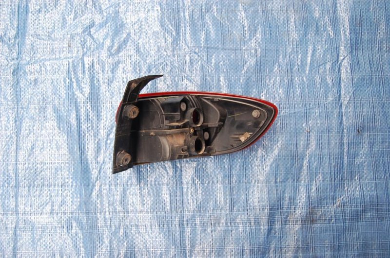 Фонарь наружный задний левый TRIBECA B9 05-07