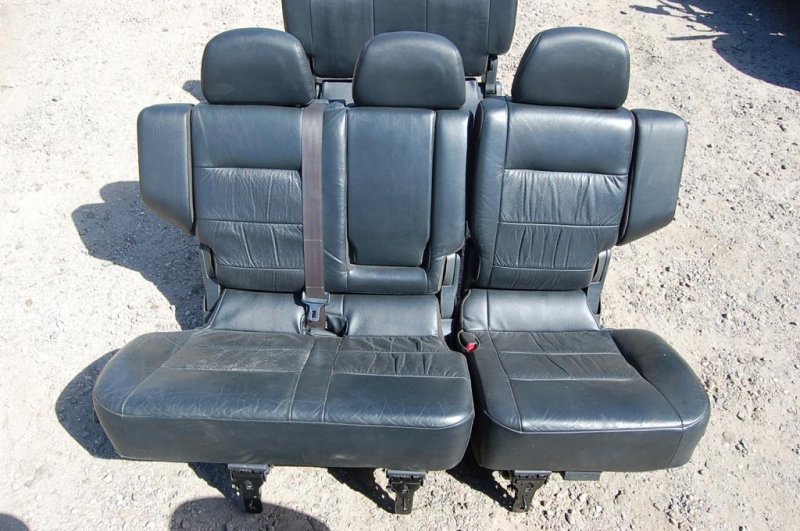 Сиденья комплект MITSUBISHI PAJERO 99-06 MR610657 Б/У