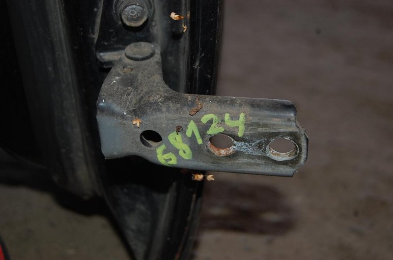 Петля двери верхняя задняя левая PAJERO 99-06 Петля двери верхняя задняя левая PAJERO 99-06