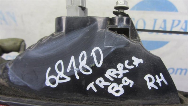 Фонарь внутренний задний правый TRIBECA B9 05-07