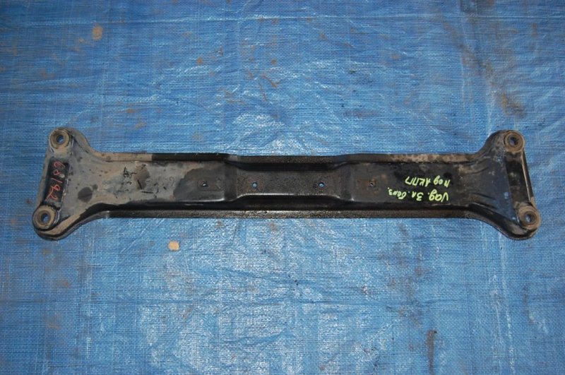 Кронштейн КПП MITSUBISHI PAJERO 99-06 MN125541 Б/У