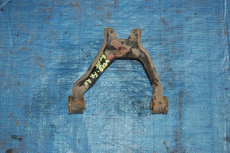 Рычаг передней подвески верхний передний правый MITSUBISHI PAJERO 99-06 MR496794 Б/У