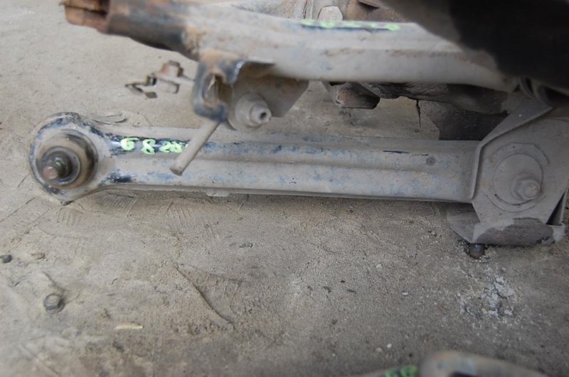 Запчасть рычаг задней подвески поперечный MITSUBISHI PAJERO 99-06 MR508134 Б/У Рычаг задней подвески поперечный MITSUBISHI PAJERO 99-06 MR508134 Б/У