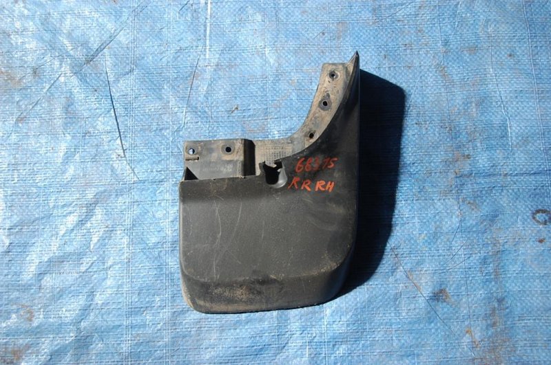 Брызговик задний правый MITSUBISHI L200 06-14 Б/У