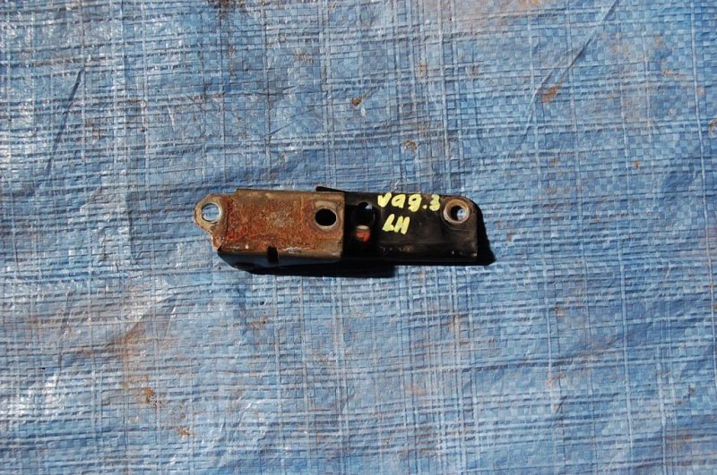 Петля капота левая PAJERO 99-06