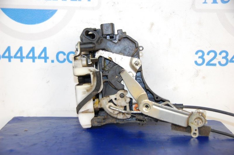 Замок двери передний правый MITSUBISHI L200 06-14