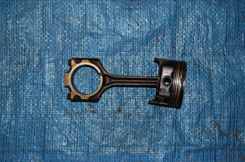 Поршень MAZDA XEDOS 6 X6 (CA) 92-98 Б/У