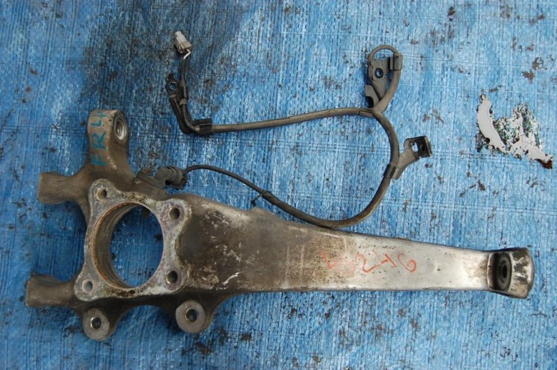 Кулак поворотный передний левый LEXUS GS350 GS300 05-11 43202-30031 Б/У