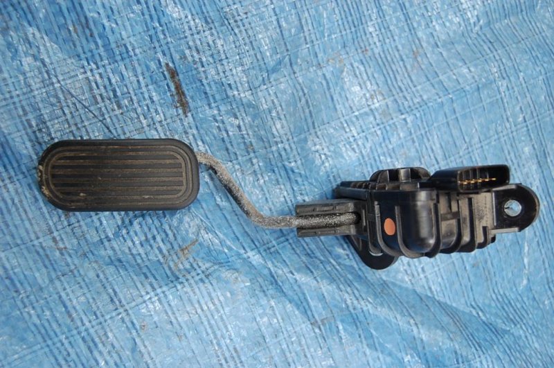 Педаль газа GS350 GS300 05-11 Педаль газа GS350 GS300 05-11