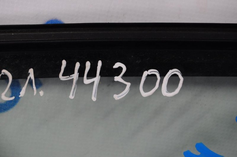 Стекло двери глухое заднее левое TOYOTA CAMRY 40 06-11 68124-33060 Б/У