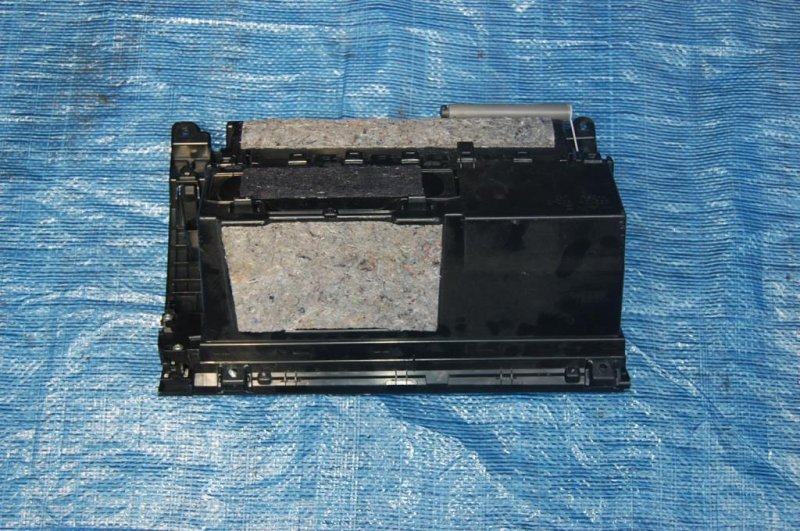 Бардачок LAND CRUISER 200 08-21