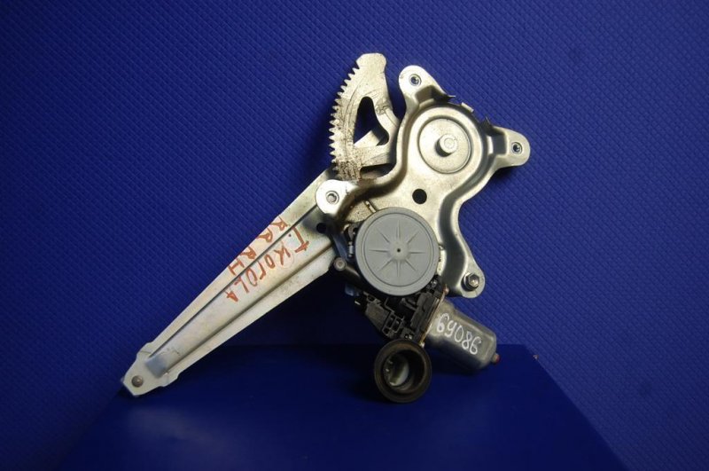 Запчасть стеклоподъемник задний правый TOYOTA COROLLA 150 06-13 69803-02150 Б/У Стеклоподъемник задний правый TOYOTA COROLLA 150 06-13 69803-02150 Б/У