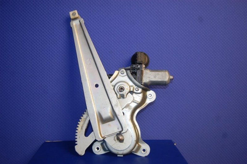 Стеклоподъемник задний правый COROLLA 150 06-13 Стеклоподъемник задний правый COROLLA 150 06-13