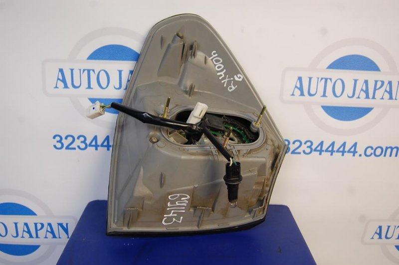 Фонарь наружный задний правый RX300/330/350/400 03-09