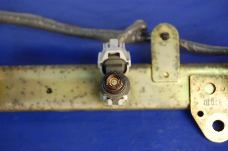 Форсунка топливная NISSAN X-TRAIL T30 01-07 Форсунка топливная NISSAN X-TRAIL T30 01-07