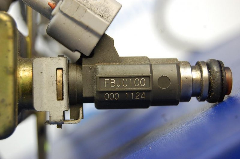 Запчасть форсунка топливная NISSAN X-TRAIL T30 01-07 FBJC100 Б/У Форсунка топливная NISSAN X-TRAIL T30 01-07 FBJC100 Б/У