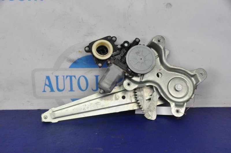 Запчасть стеклоподъемник задний правый LEXUS ES350 06-12 85702-33010 Б/У Стеклоподъемник задний правый LEXUS ES350 06-12 85702-33010 Б/У