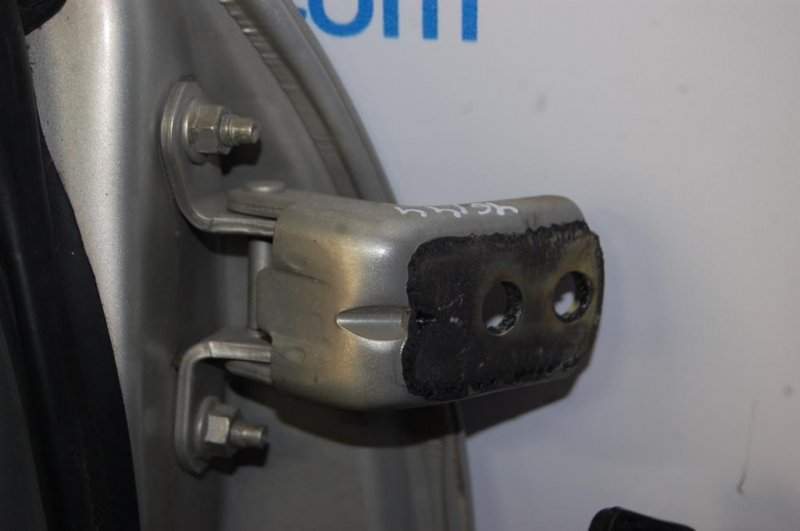 Запчасть петля двери верхняя передняя левая INFINITI G25/G35/G37/Q40 06-14 Б/У Петля двери верхняя передняя левая INFINITI G25/G35/G37/Q40 06-14 Б/У