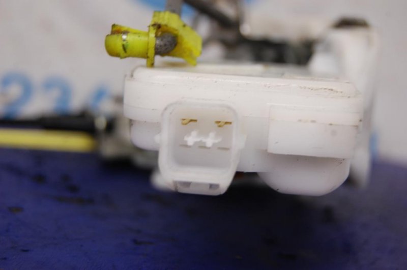 Замок двери задний левый GALANT 03-12