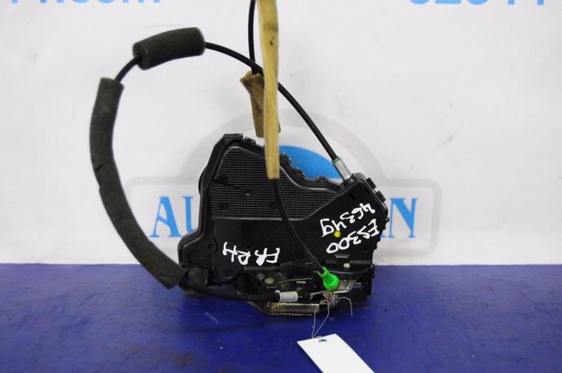 Запчасть замок двери передний правый LEXUS ES300 ES330 01-06 69030-33261 Б/У Замок двери передний правый LEXUS ES300 ES330 01-06 69030-33261 Б/У