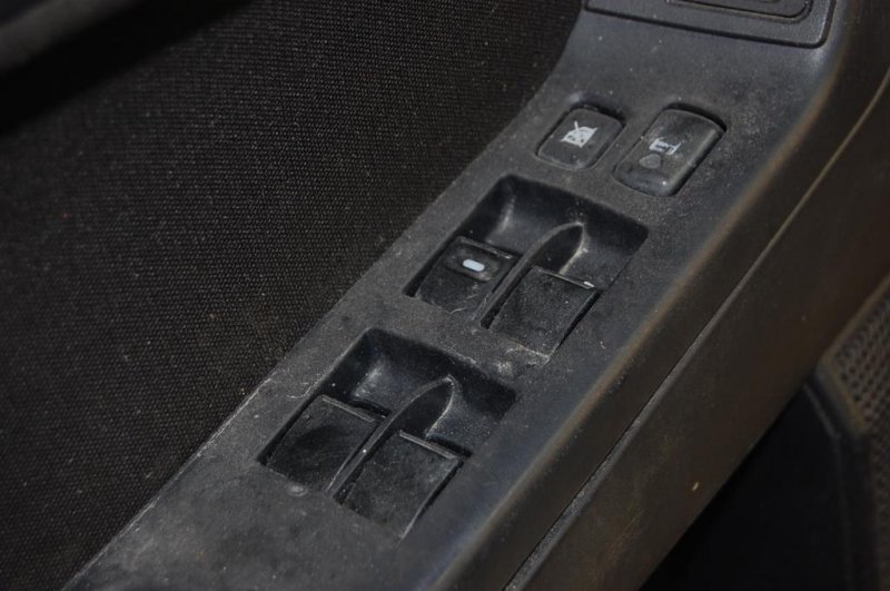 Блок управления стеклоподъемниками передний левый MITSUBISHI LANCER X 10 07-15 Б/У