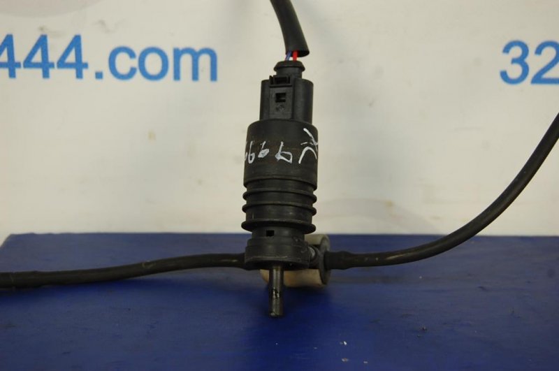 Запчасть насос омывателя стекла MITSUBISHI OUTLANDER XL 05-13 8260A059 Б/У Насос омывателя стекла MITSUBISHI OUTLANDER XL 05-13 8260A059 Б/У