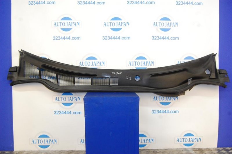 Пластик под лобовое стекло / Жабо TOYOTA CAMRY 40 06-11 Б/У