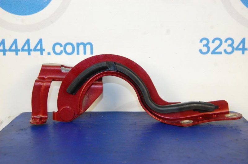 Петля крышки багажника правая TOYOTA COROLLA E16 13- Б/У