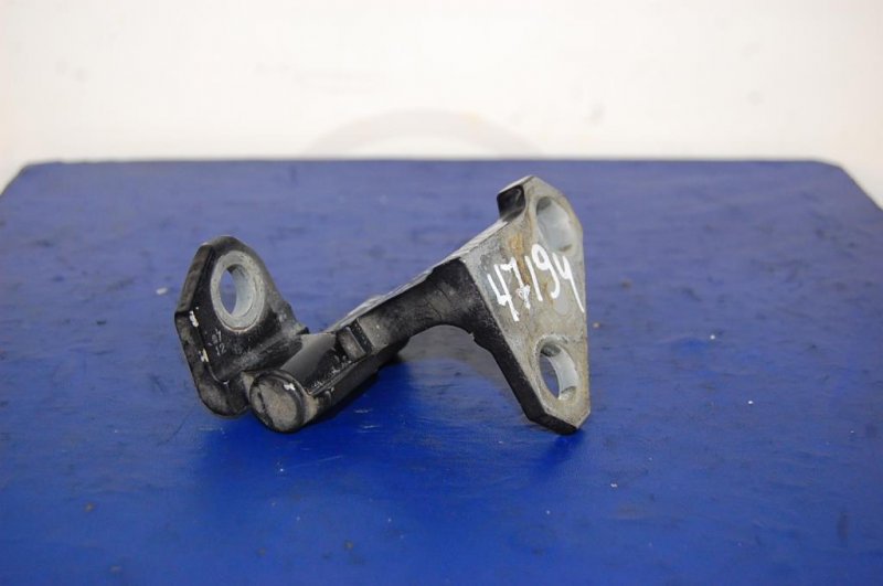 Запчасть петля двери нижняя передняя правая LEXUS GS350 GS300 05-11 Б/У Петля двери нижняя передняя правая LEXUS GS350 GS300 05-11 Б/У