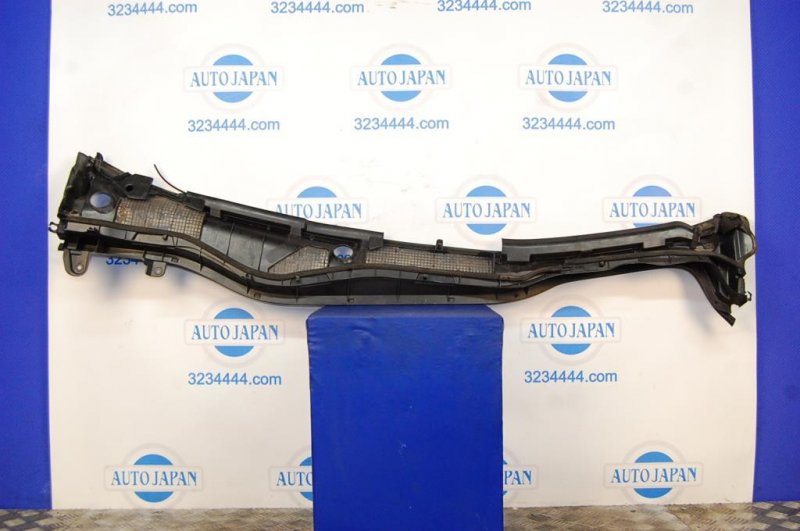 Пластик под лобовое стекло / Жабо GS350 GS300 05-11