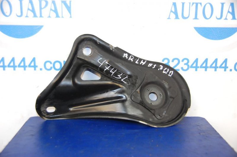 Крепление балки подвески левое LEXUS ES300 ES330 01-06 51024-33050 Б/У