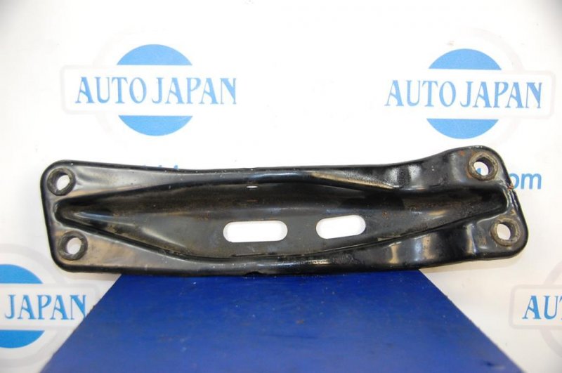 Кронштейн КПП G25/G35/G37/Q40 06-14 Кронштейн КПП G25/G35/G37/Q40 06-14