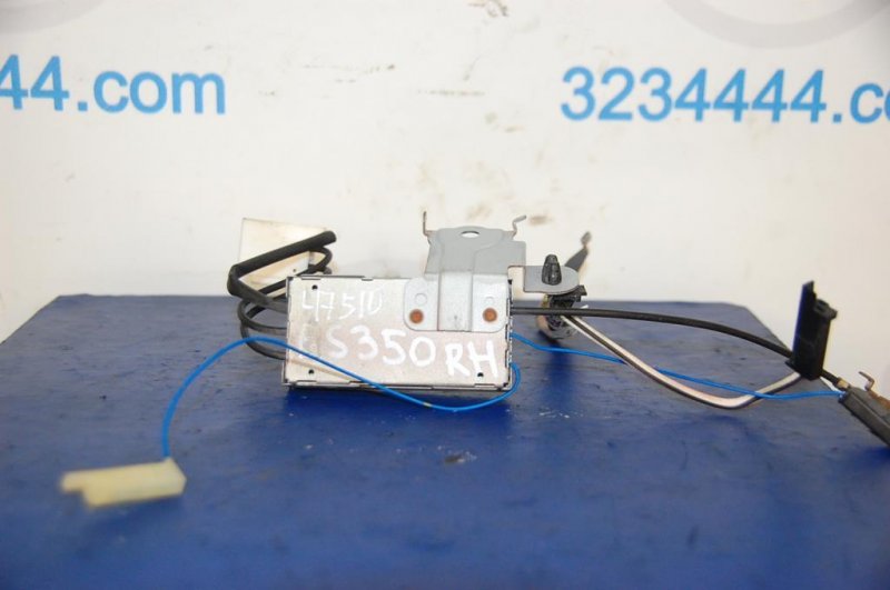 Запчасть антенна LEXUS ES350 06-12 86300-33261 Б/У Антенна LEXUS ES350 06-12 86300-33261 Б/У