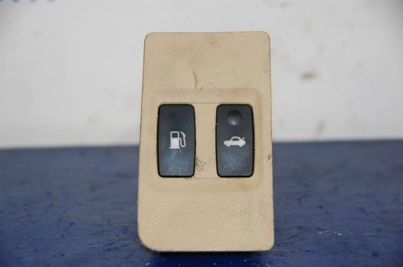 Запчасть кнопка открывания бензобака LEXUS ES350 06-12 84840-33080 Б/У Кнопка открывания бензобака LEXUS ES350 06-12 84840-33080 Б/У