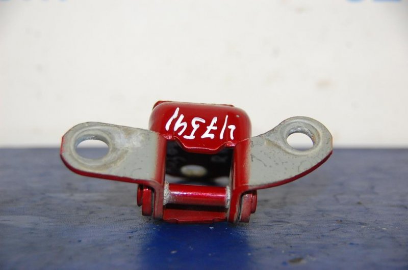 Петля двери нижняя задняя левая ES350 06-12 Петля двери нижняя задняя левая ES350 06-12