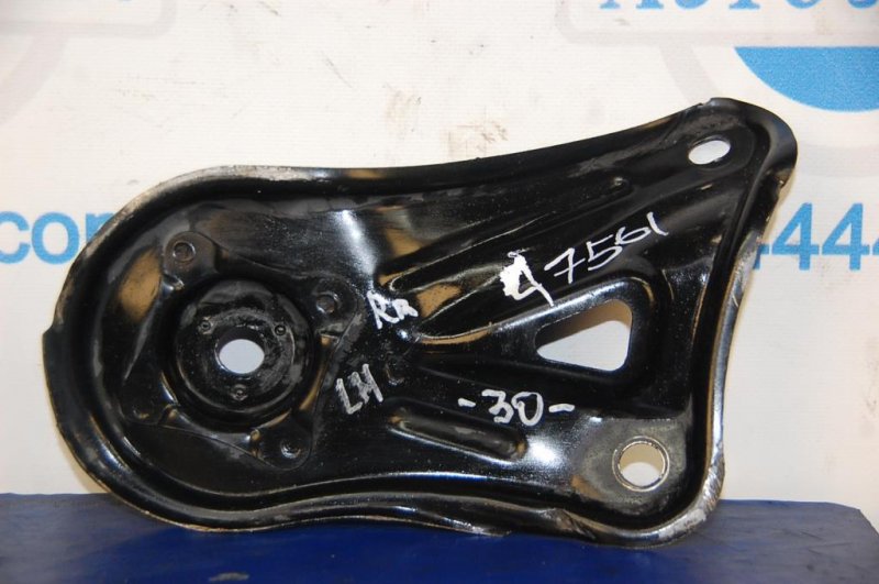 Крепление балки подвески левое TOYOTA CAMRY 30 02-06 51024-33050 Б/У