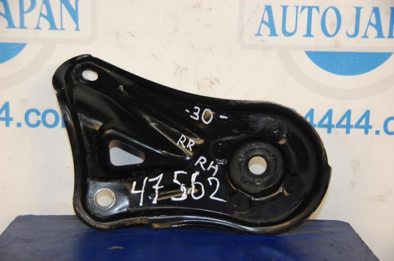 Крепление балки подвески правое TOYOTA CAMRY 30 02-06 51023-33040 Б/У