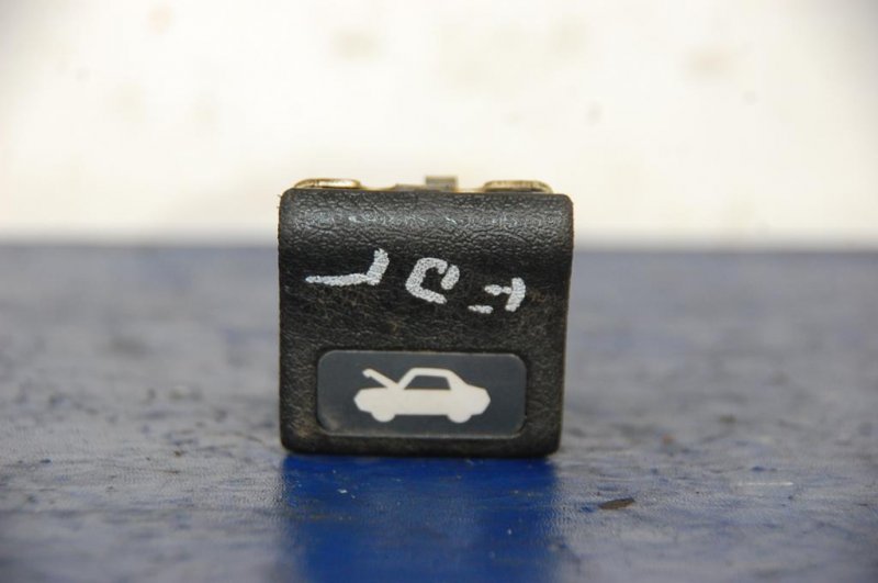 Запчасть ручка открывания капота SUBARU FORESTER SG 02-07 Б/У Ручка открывания капота SUBARU FORESTER SG 02-07 Б/У