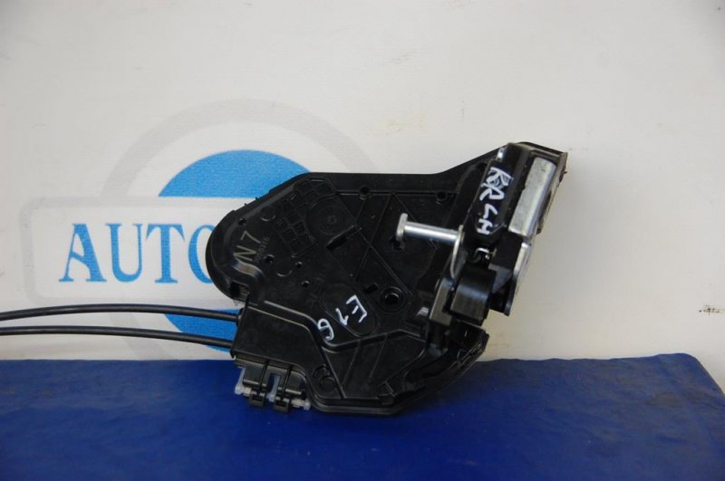 Запчасть замок двери задний левый TOYOTA COROLLA E16 13- 6906002390 Б/У Замок двери задний левый TOYOTA COROLLA E16 13- 6906002390 Б/У