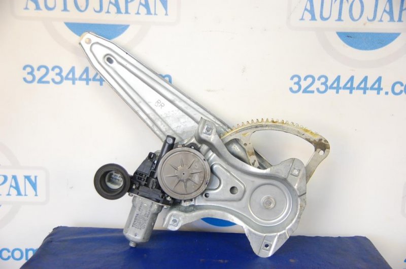 Стеклоподъемник задний правый TOYOTA COROLLA E16 13- Стеклоподъемник задний правый TOYOTA COROLLA E16 13-