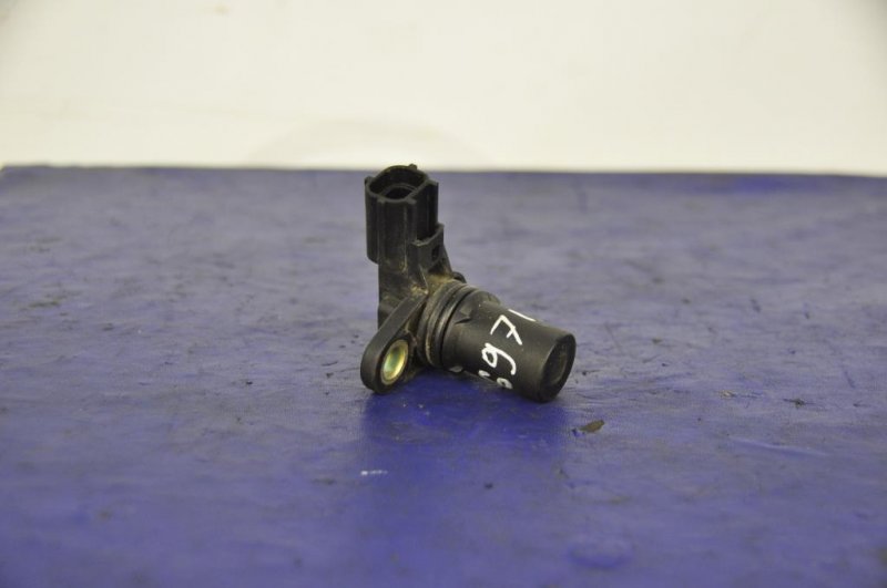 Запчасть датчик положения распредвала MAZDA 6 GG 02-07 LF01-18-230 Б/У Датчик положения распредвала MAZDA 6 GG 02-07 LF01-18-230 Б/У