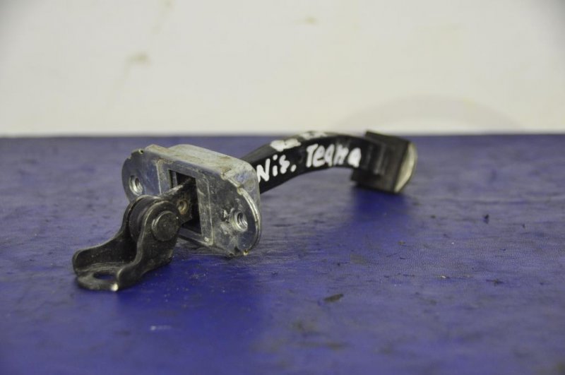 Ограничитель двери задний правый TEANA J32 08-14