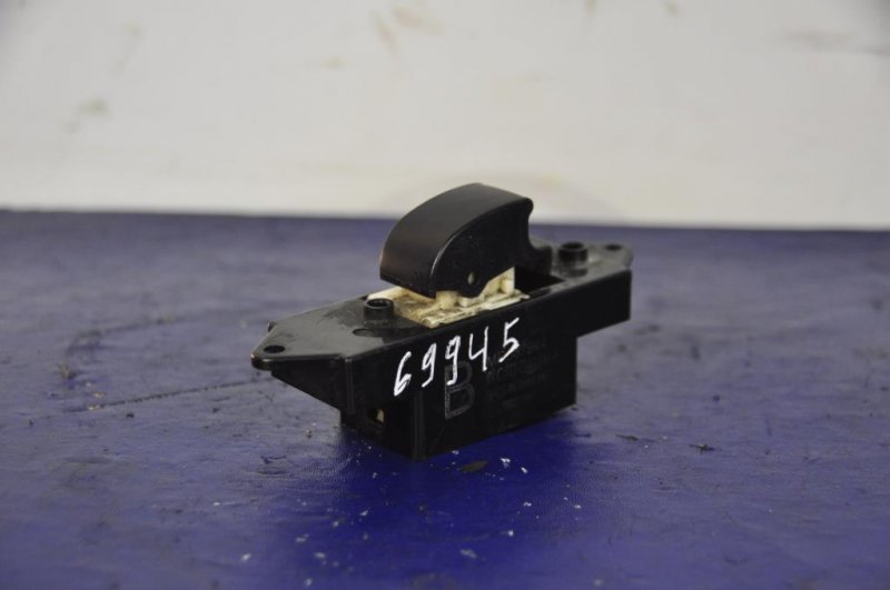 Кнопка стеклоподъемника MITSUBISHI L200 06-14 Б/У