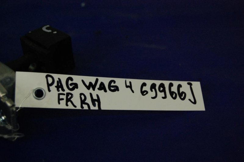 Ограничитель двери передний правый PAJERO 06-21 Ограничитель двери передний правый PAJERO 06-21