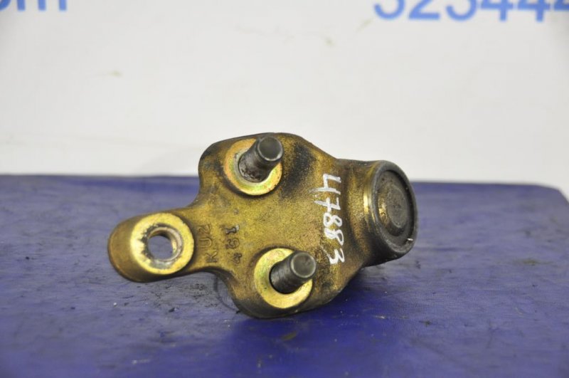 Шаровая опора правая CAMRY 40 06-11