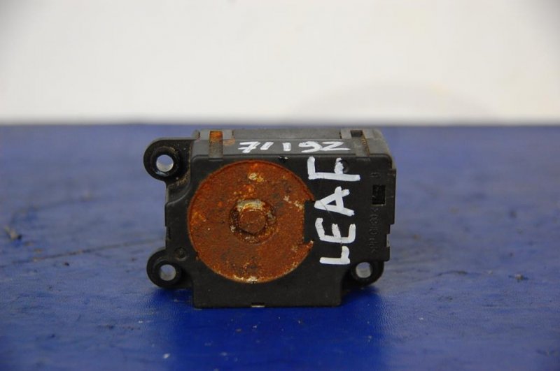 Моторчик заслонки печки LEAF 10-17 Моторчик заслонки печки LEAF 10-17