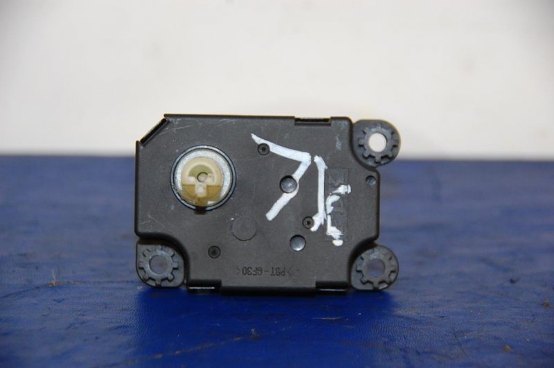 Моторчик заслонки печки OUTLANDER XL 05-13